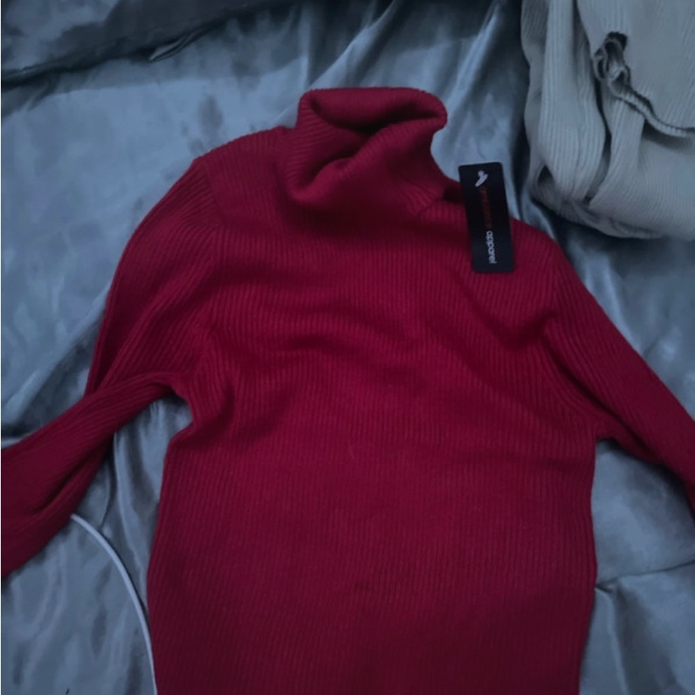 red longsleeve turtle neck